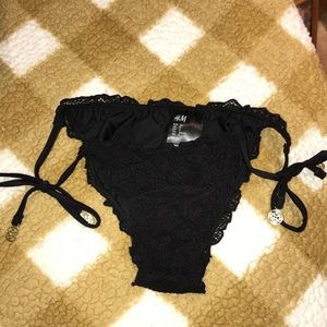 H&M: bikini bottom